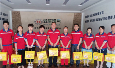 浓情迎端午 温馨送祝福-evo视讯集团为员工发放端午节礼品